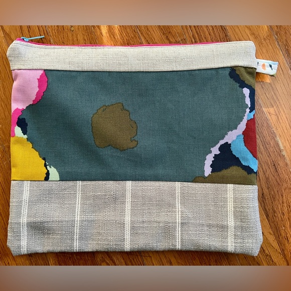 Designer Fabrics IPad Case - Warhol Flower